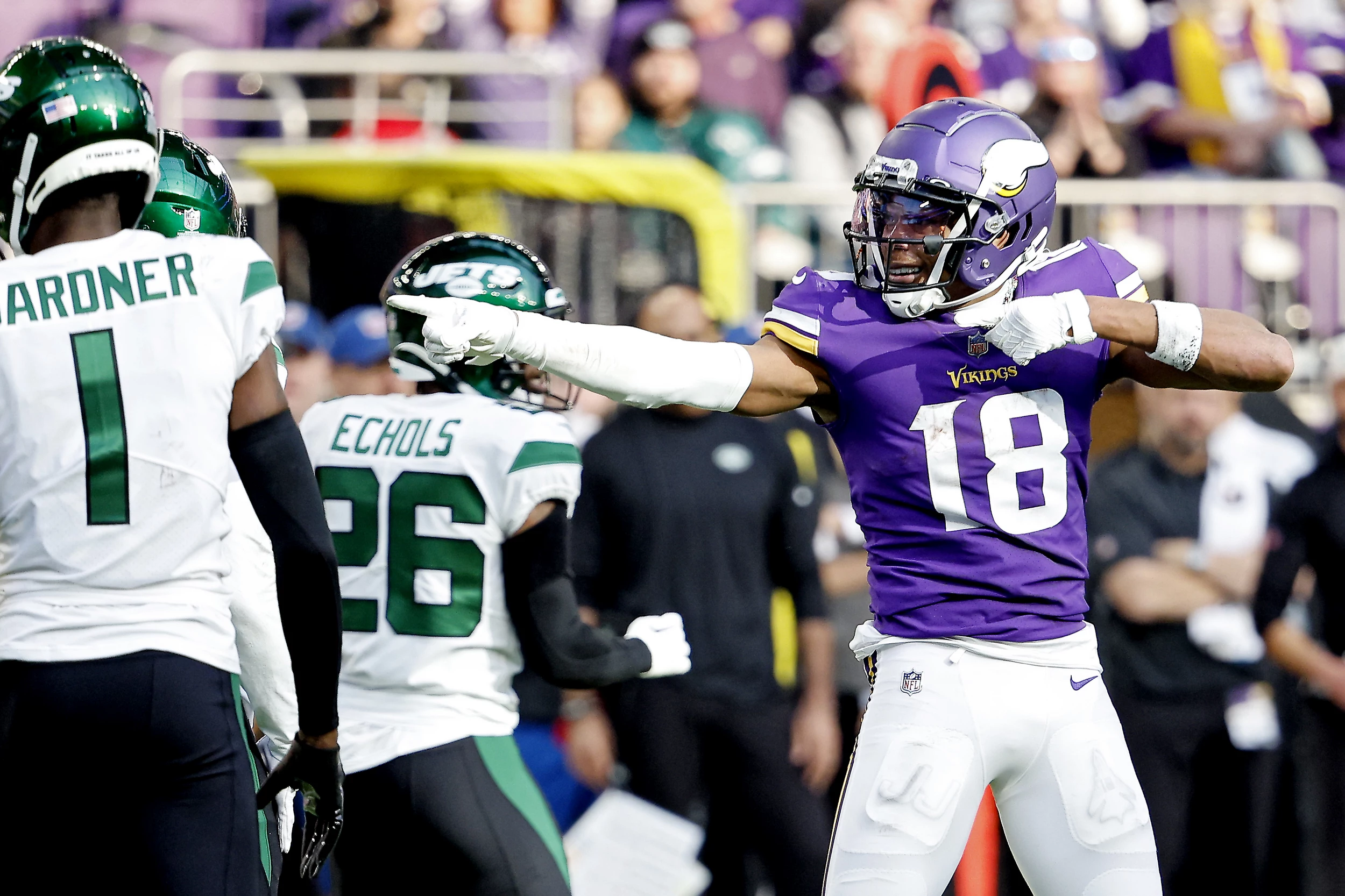 Vikings hang on for 27-22 victory over Jets