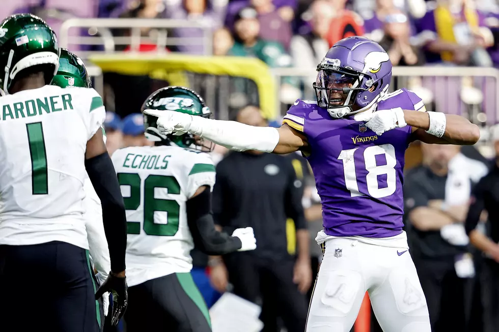 Vikings Hang On, Again, For 27-22 Victory Over White, Jets