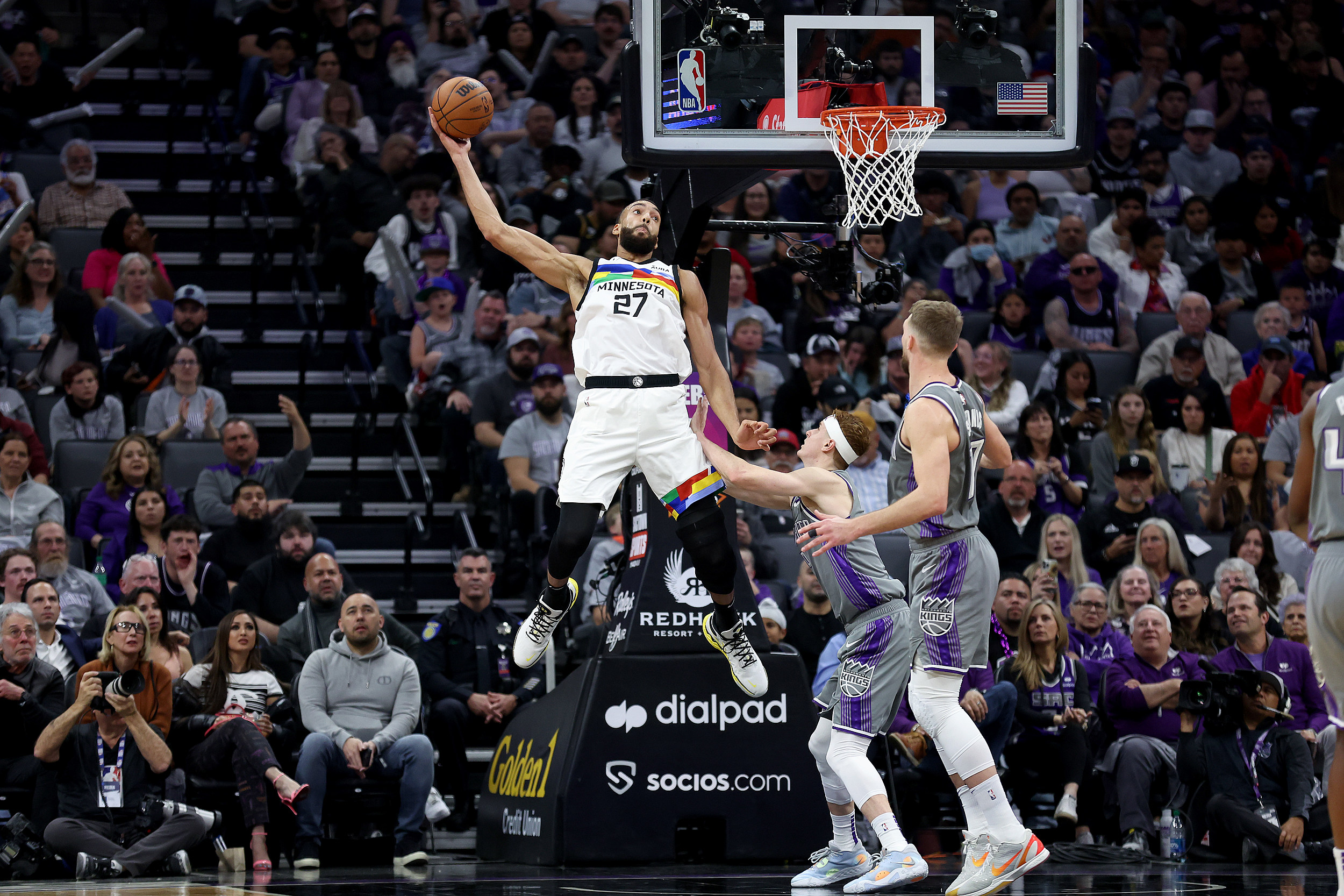 Kings clinch top 4 spot