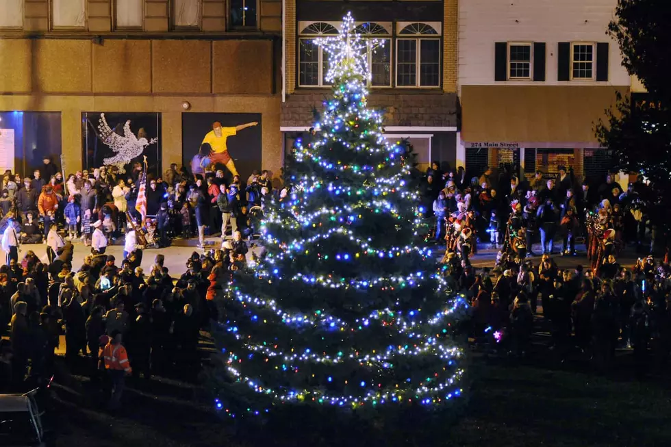 First Time in 26 Yrs Popular Holiday Tree Lighting Is Cancelled