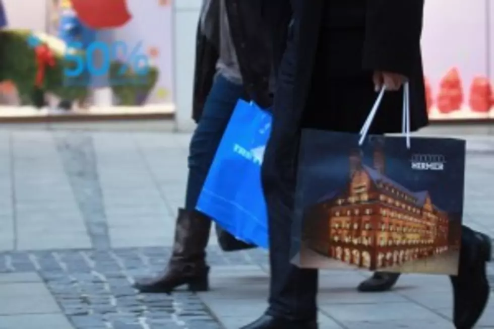 Shoppers Still Spending Money During Holidays [AUDIO]