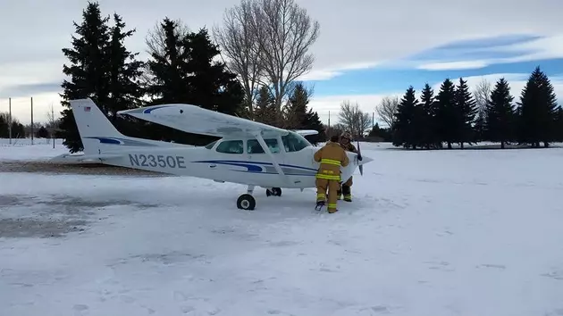Plane Makes Emergency Landing At Golf Course
