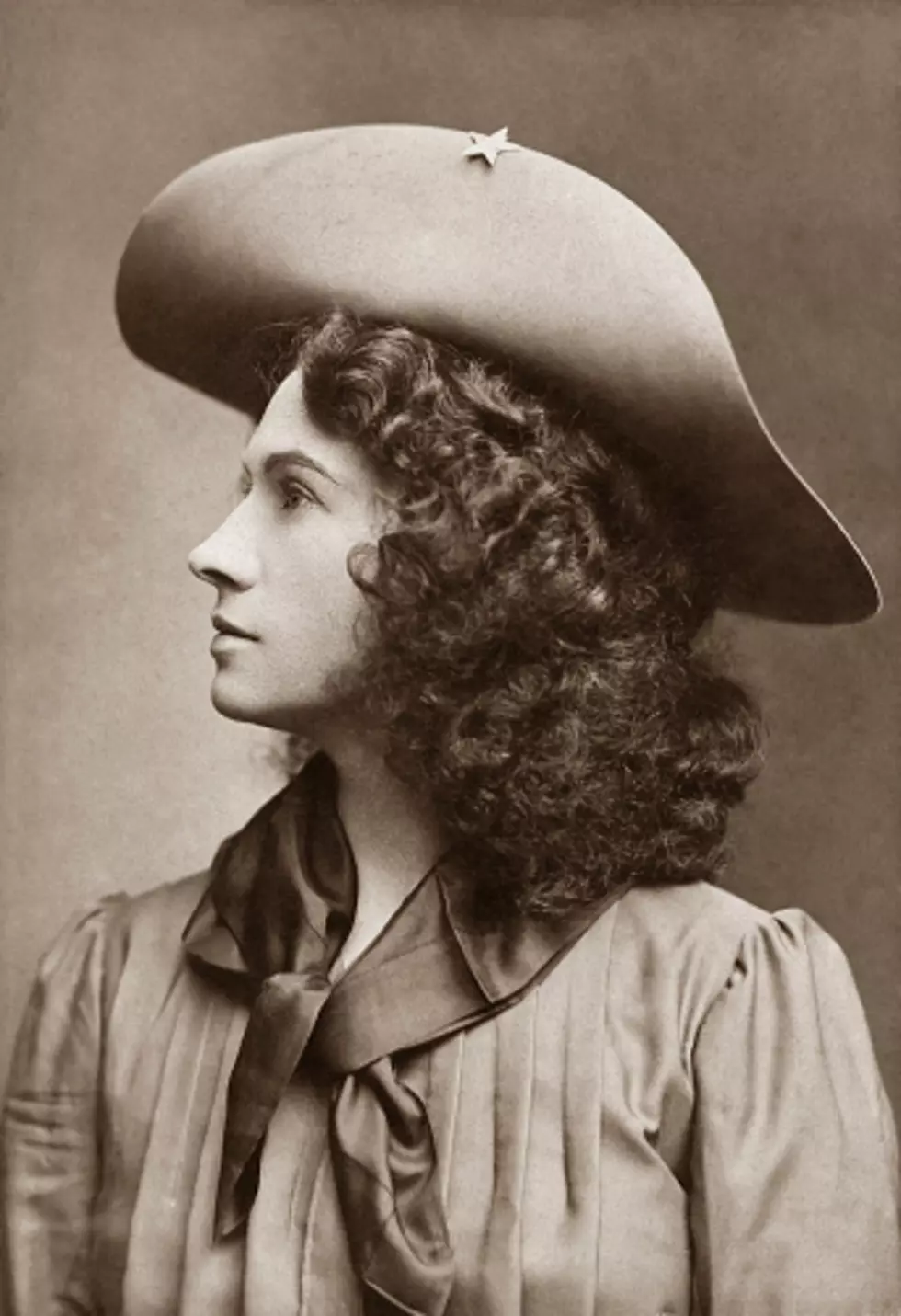 Annie Oakley Offered to Put Together an All Female Sniper Team (VIDEO)
