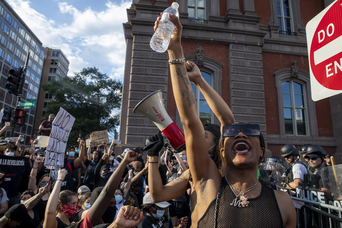 Protests Over Police Killings Rage in Dozens of US Cities - Kgab