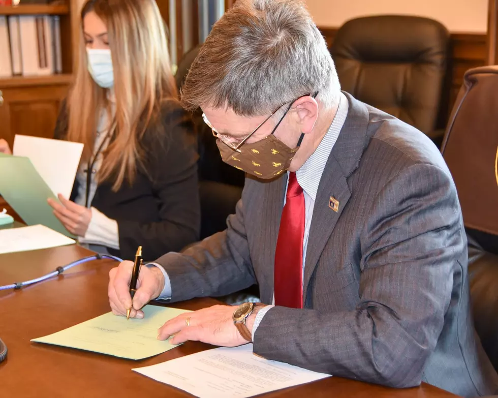 Governor Gordon Signs Supplemental Budget Bill