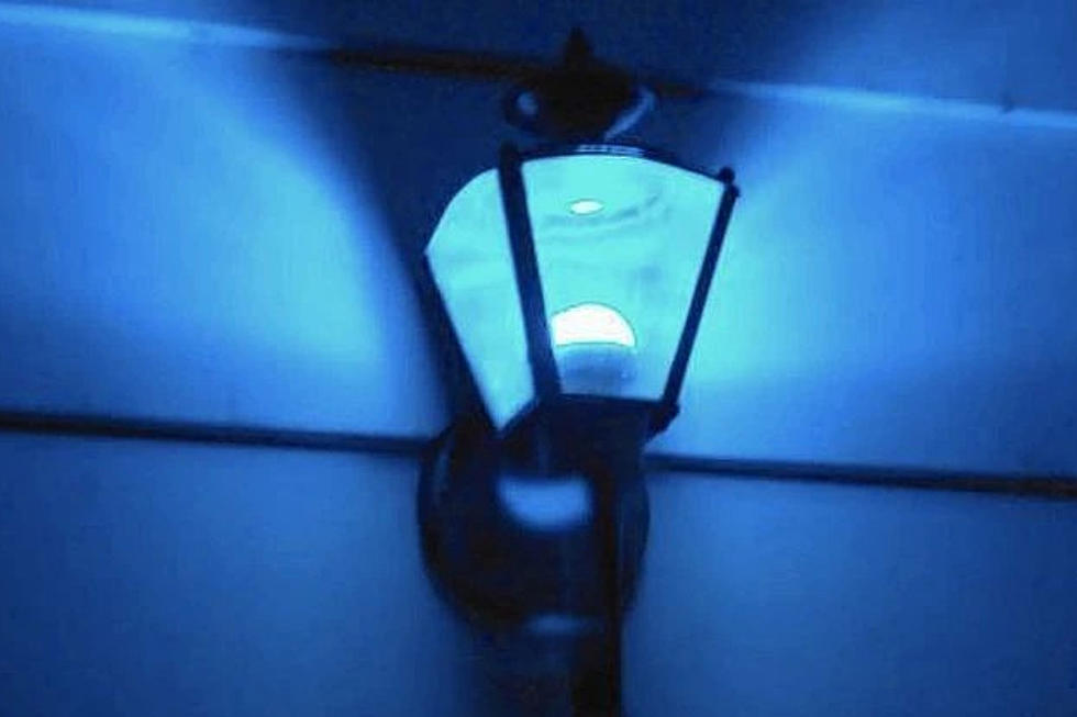 Wyoming Police Department Giving Blue Lights To  Show Support For Police