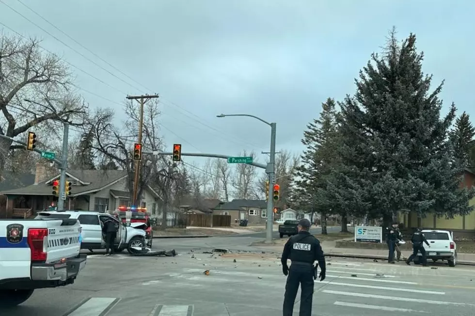 No Injuries Reported Following 2-Vehicle Crash in Cheyenne