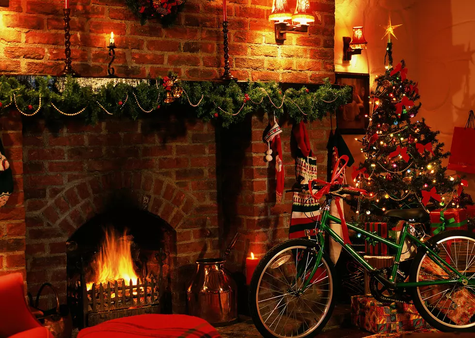 Poll: Do You Pefer ”Merry Christmas” Or ”Happy Holidays”?