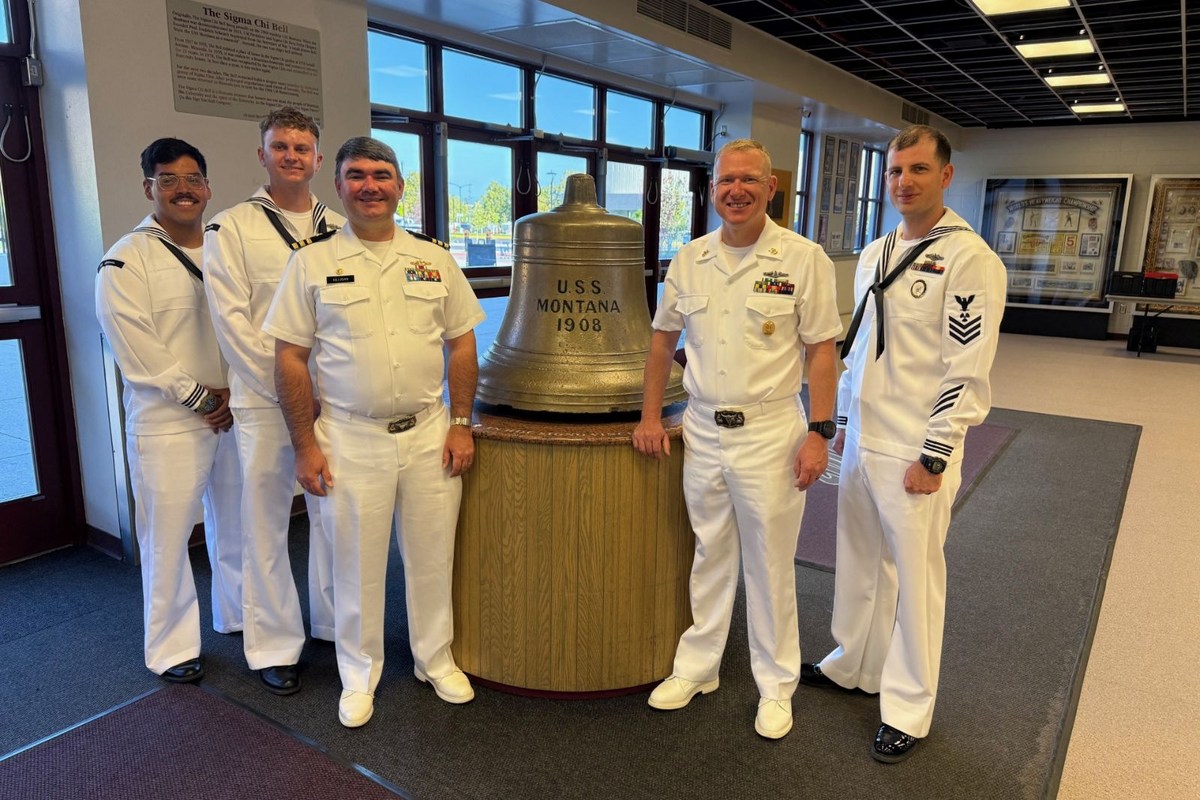 USS Montana's Submarine Sailors Soaking Up the Big Sky Country