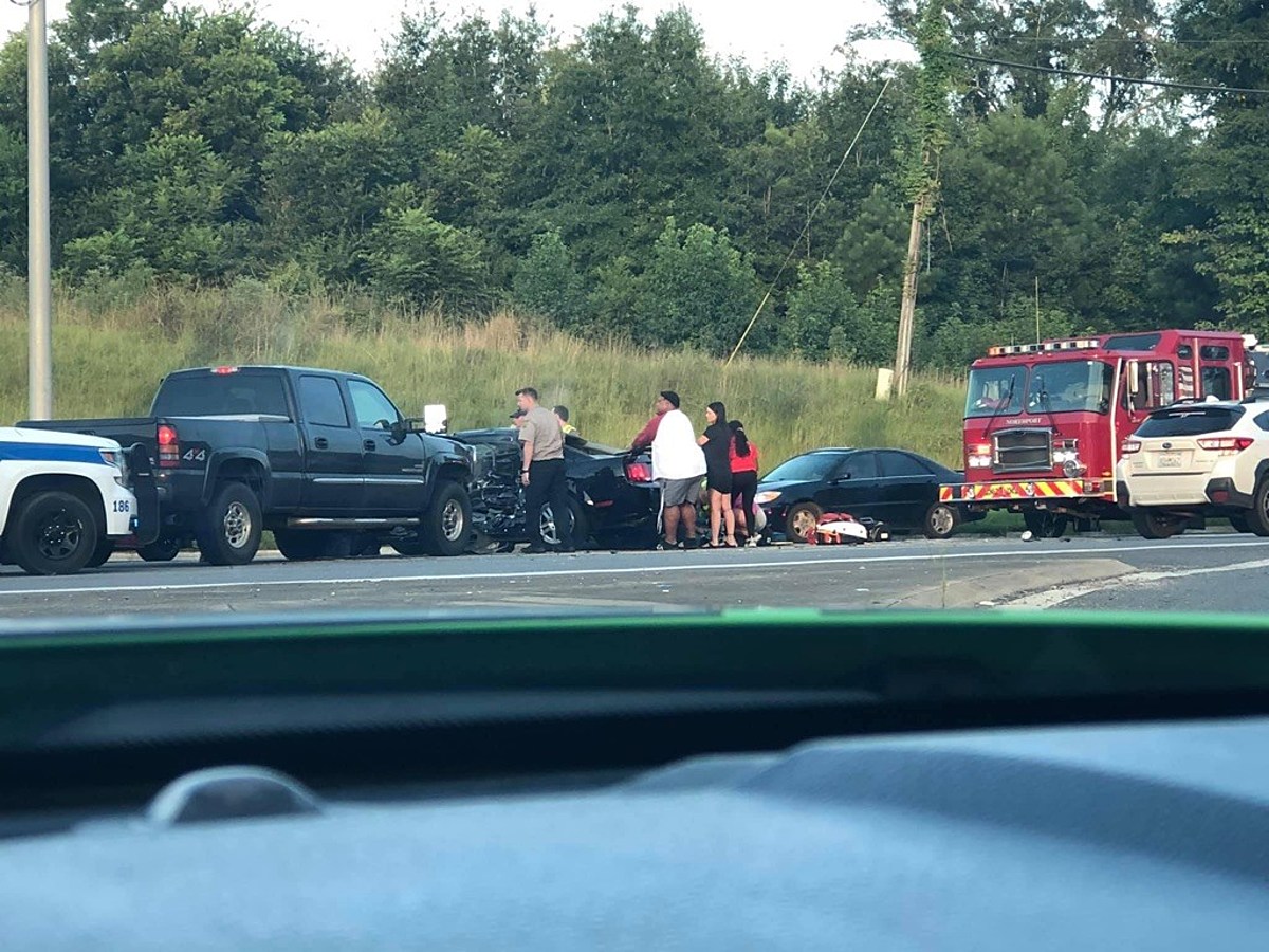 1 Dead, 1 Airlifted After Wreck in Northport, Alabama Sunday