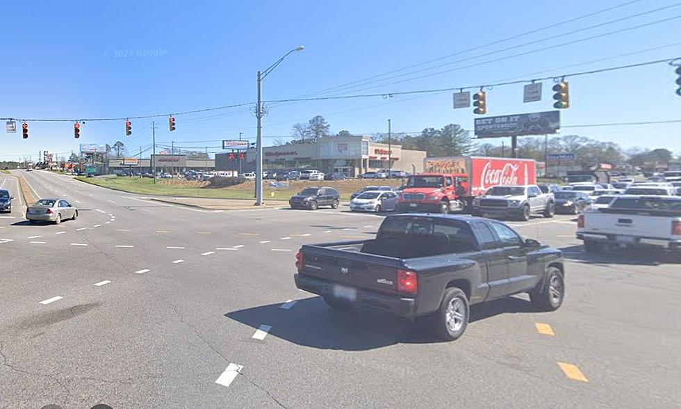 Disabled 18-Wheeler Causing Traffic Delays on McFarland Boulevard in Northport, Alabama