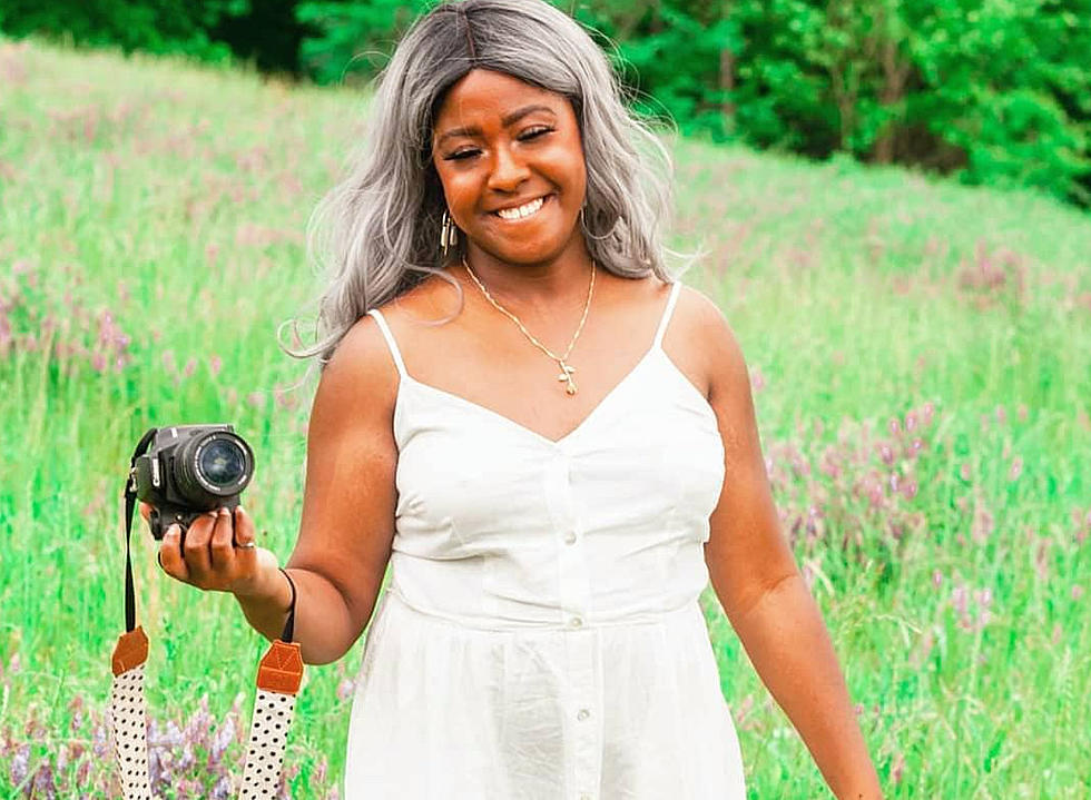 Tuscaloosa Photographer Doing "Singles-Only" Blindfold Photoshoot