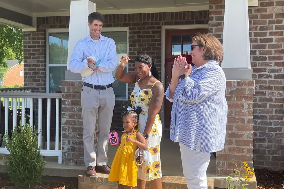 Mrs. Terry Saban Dedicates 19th Championship House in Tuscaloosa