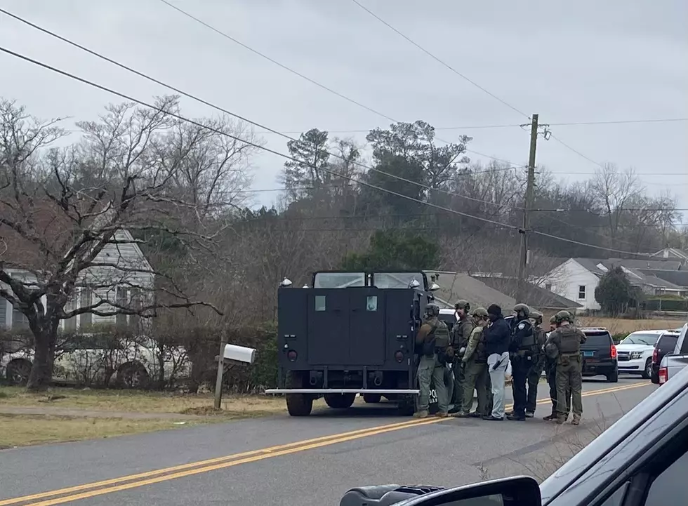 Tuscaloosa Police in Friday Standoff with Barricaded Fugitive