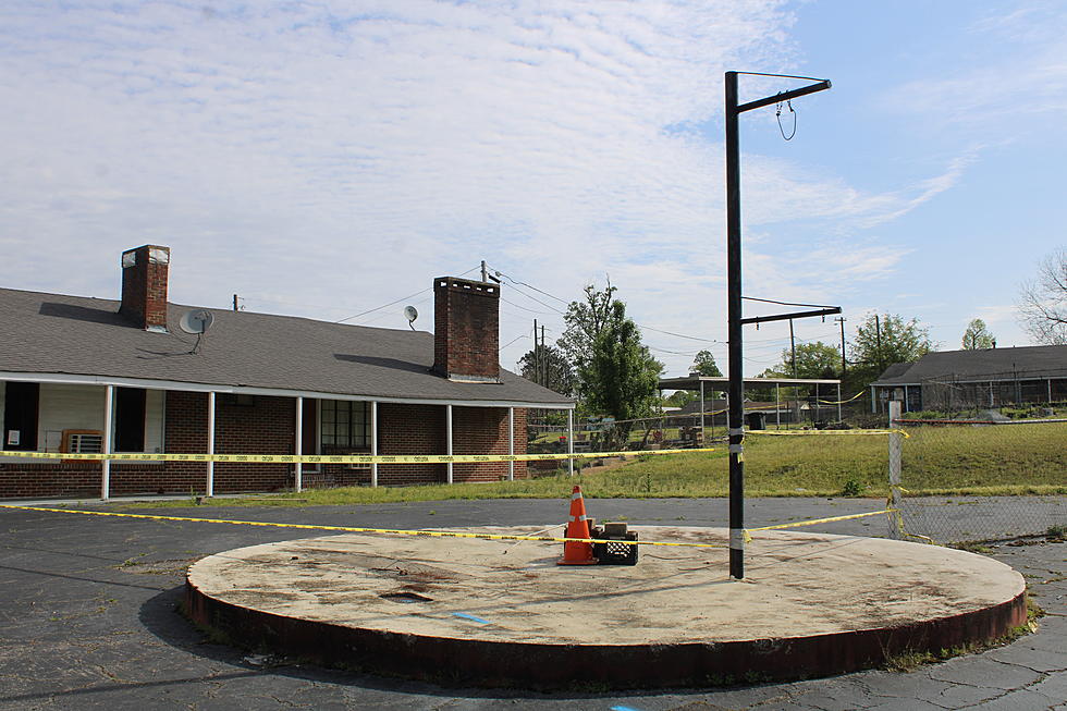 Motel Sign Synonymous with Tuscaloosa Comes Down After Closure