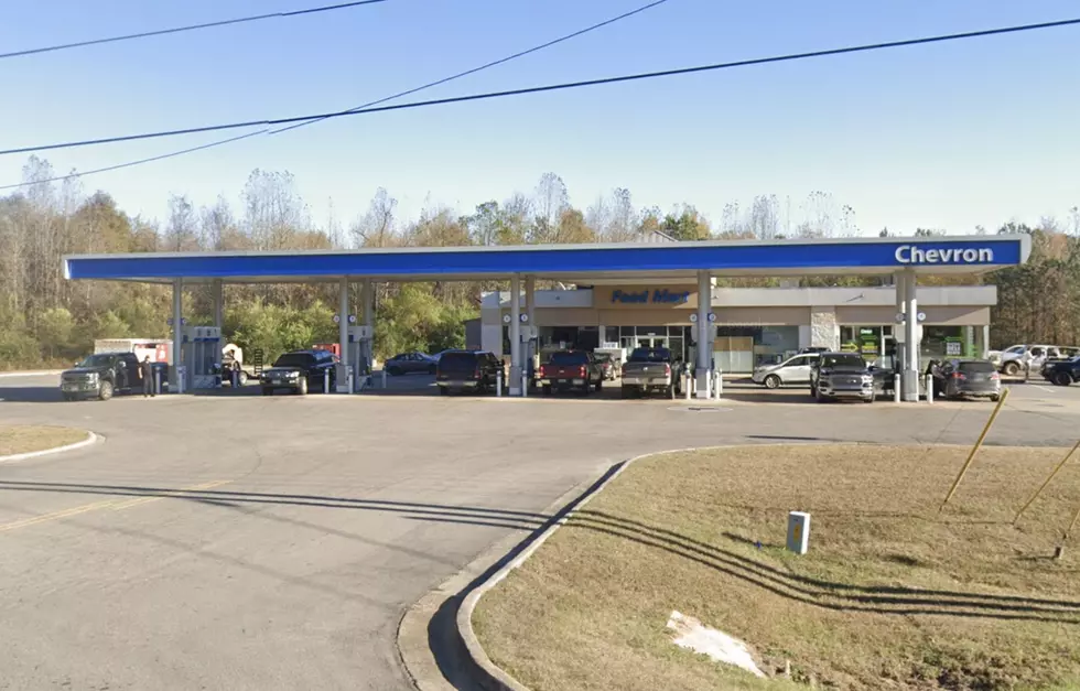 No Serious Injuries When Crowd Fights with Clerk at Tuscaloosa County Gas Station