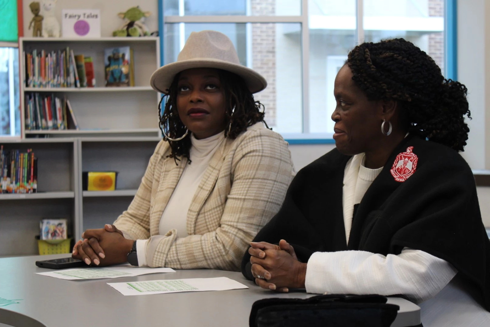 Dr. Karen Thompson-Jackson, right, at a meeting between local reports and the TCS school board. (Stephen Dethrage | Tuscaloosa Thread)