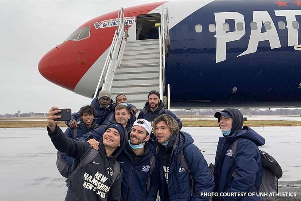 UNH Men's Soccer Team Flies to Oregon onboard Patriots AirKraft