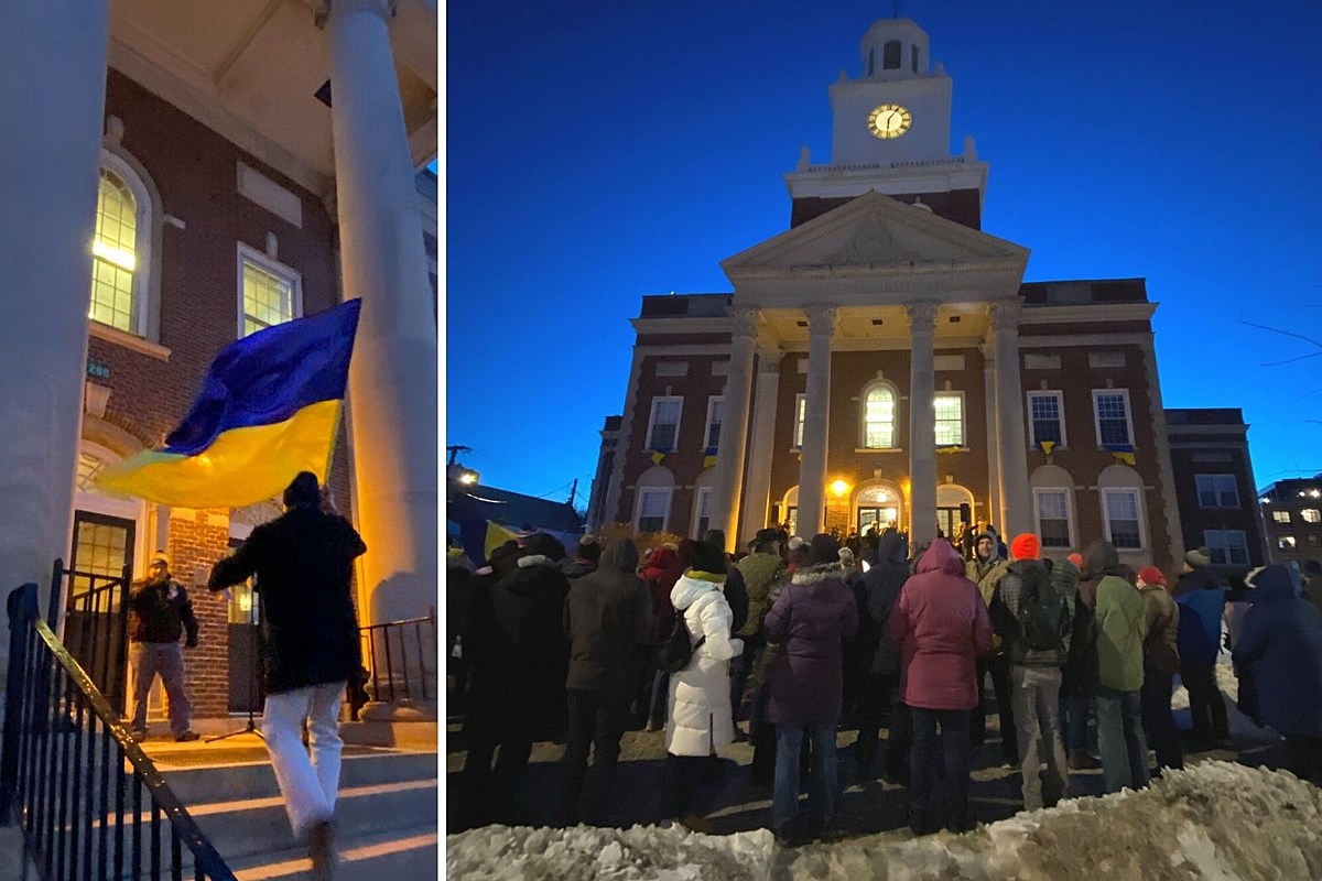 Dover, NH Shows Support for Ukraine With Vigil