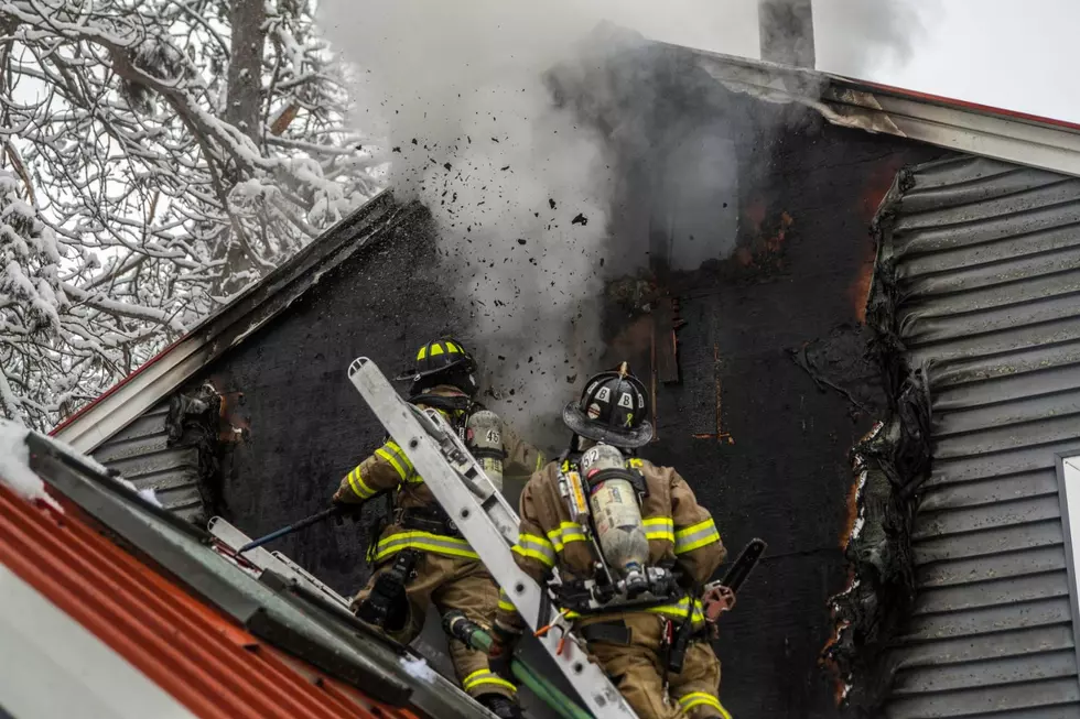 Rochester, NH, Police Officer Helps Woman Escape Fire