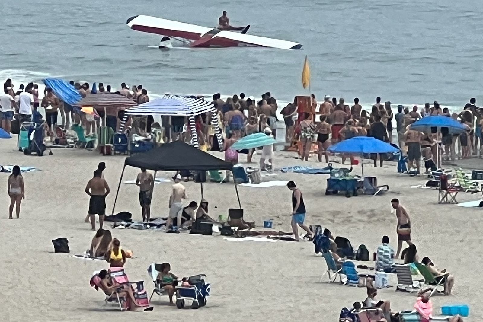 Small Plane Crashes Into Ocean off Hampton Beach NH VIDEO