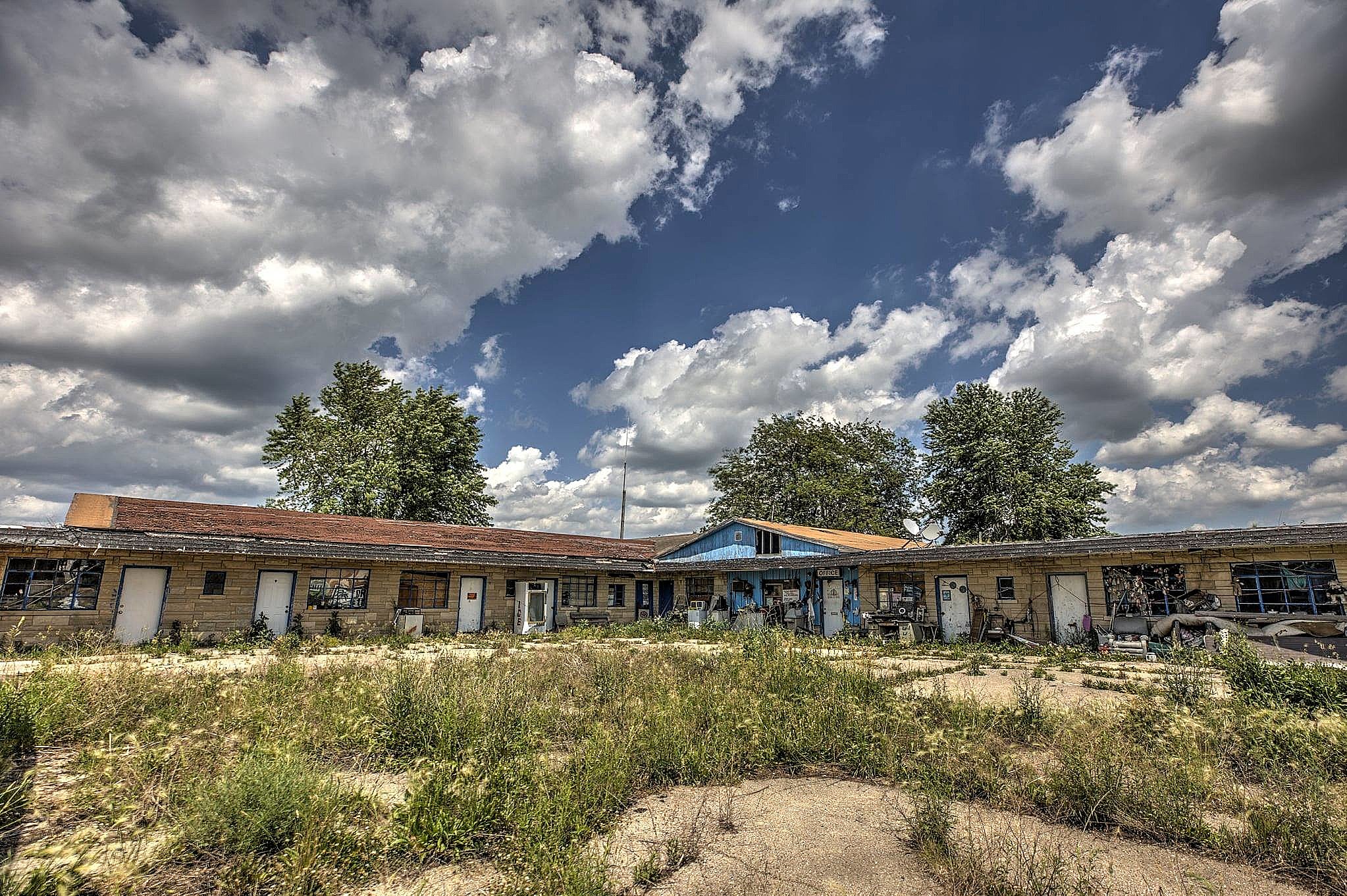 2046px x 1361px - Why Are There Toys Tethered To This Abandoned Motel in Illinois?