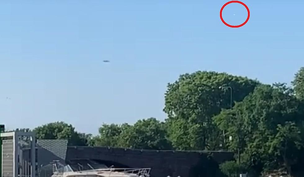 Video Shows Strange UFO Spotted Over Lake Michigan Near Chicago