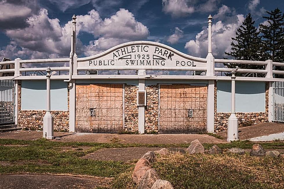 Eerie Photos of a 100 Year Old Abandoned Indiana Public Pool