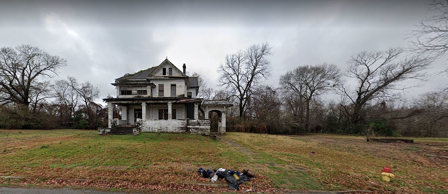 Abandoned Theodosia Mansion in Shreveport Holds So Many Secrets