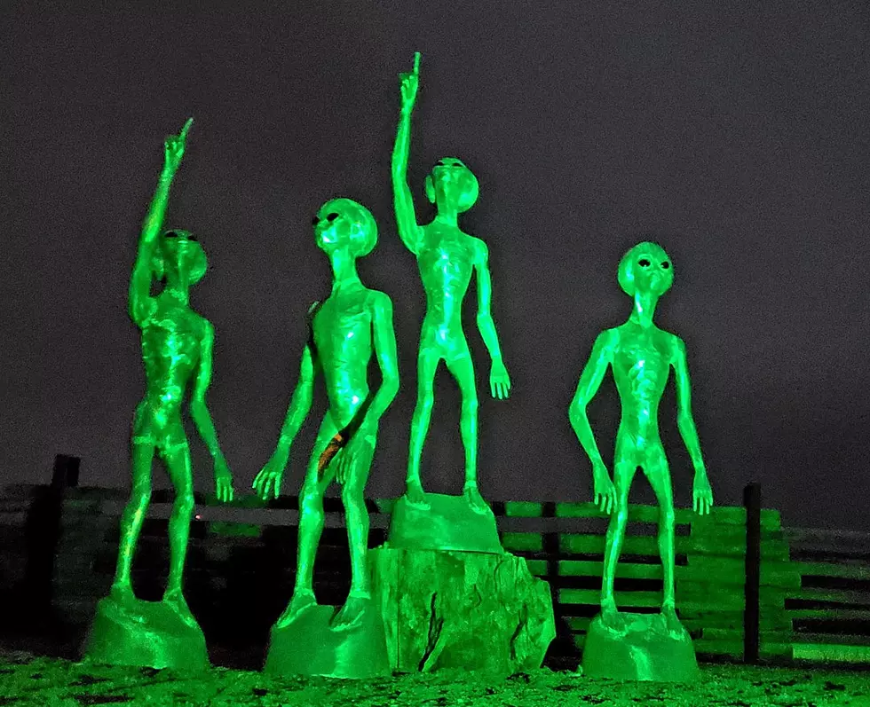 Huge Alien Statues Dot the Western Colorado Landscape Near Grand Junction