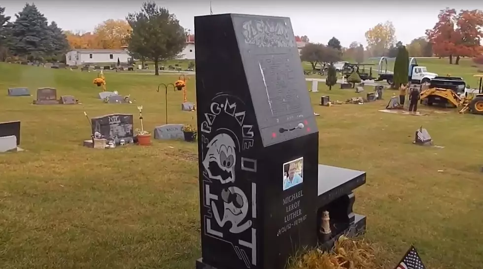 There's a Pac-Man Gravestone in a Cemetery near Flint, Michigan