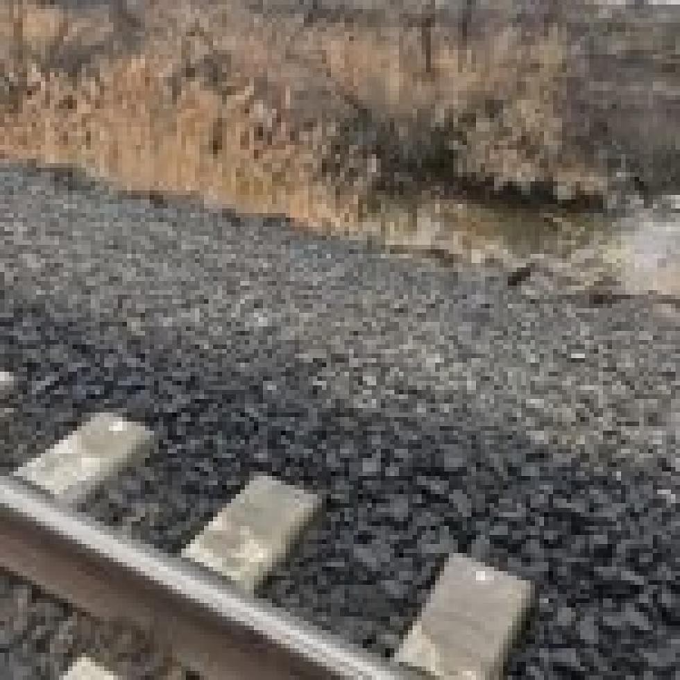 BNSF train leaks fuel into Columbia River